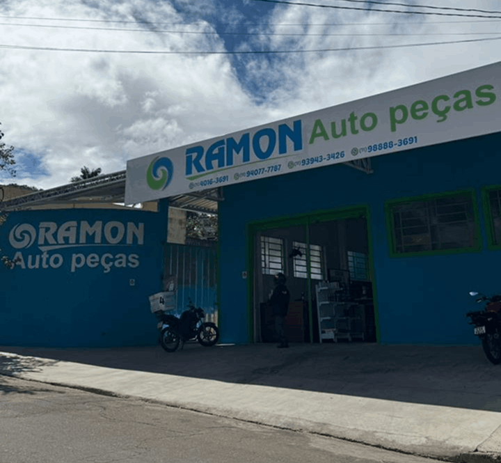 Loja de auto peças com variedade de peças automotivas e acessórios para manutenção de veículos